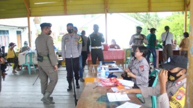 Photo of Bhakti Sosial di Poso, Satbrimob Polda Sulteng Target Vaksin 800 Orang