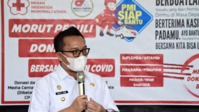 Photo of Janji Kampanye, Bupati Morut Mulai Realisasikan Bantuan Beasiswa