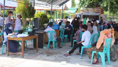 Photo of Gelar Vaksinasi Kedua, Polsek Poso Kota Diserbu Warga