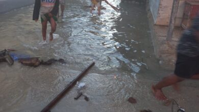 Photo of Akibat Air Pasang Laut, Rumah Warga Di Walea Kepulauan Terendam Banjir