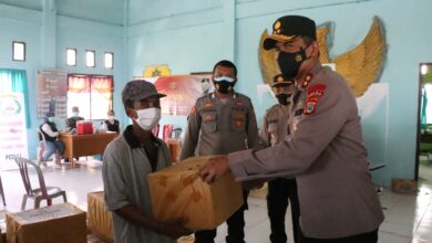 Photo of Kapolda Sulteng Tinjau Vaksinasi di Pulau Simatang, Warga di Berikan Televisi Hingga Berhadiah Kambing