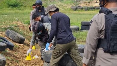 Photo of 6 Bom Aktif Hasil Baku Tembak Milik Kelompok Teroris Dimusnahkan