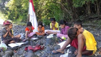 Photo of Tingkatkan Minat Sekolah, SDN Lengkasa Touna Ajak Siswanya Belajar Diluar Kelas