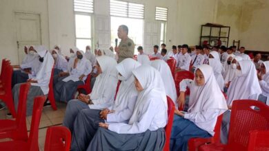 Photo of Satgas Binmas Ops Madago Raya Sosialisasikan Bahaya Paham Terorisme kepada Siswa