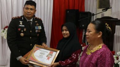 Photo of Polres Poso Serahkan Hadiah Pemenang Lomba, Bentuk Dukungan Terhadap Seni Fotografi di Hari Bhayangkara ke 76