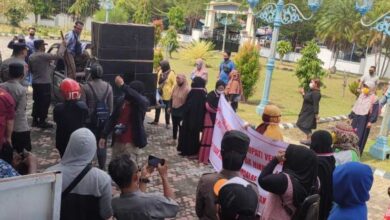 Photo of Bupati Poso Didemo Karena Diduga Nistakan Agama