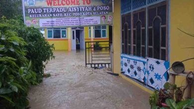 Photo of Poso Terjadi Banjir Kelurahan Sayo Paling Parah, Warga Dipinggir Sungai Siaga