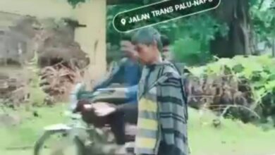 Photo of Beredar Video Menenteng Kepala Manusia Polisi Tegaskan Itu Bukan di Poso, Pelaku Penyebar Kini Ditelusuri