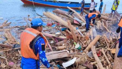 Photo of Tim SAR Ditpolairud Polda Sulteng Diterjunkan Cari Korban Banjir Torue Yang Hilang