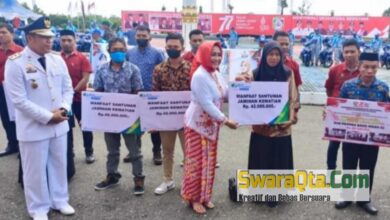 Photo of Bupati dan Wabup Morowali Serahkan Bantuan UMKM di HUT Kemerdekaan RI