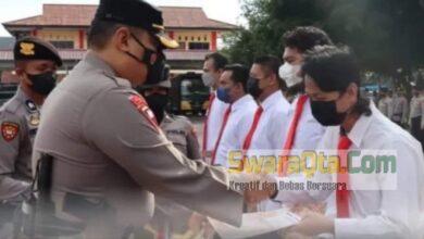 Photo of Kapolres Poso Beri Penghargaan Satnarkoba, Berhasil Bongkar Sabu 1 Kg