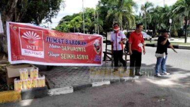 Photo of Warga Tionghoa Sulteng Bagi Makanan Gratis dan Sembako Sambut Imlek