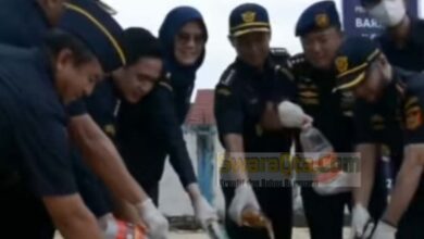 Photo of Berikan Efek Jera, Bea Cukai Morowali Musnahkan Ratusan Batang Rokok dan Minuman Beralkohol Ilegal