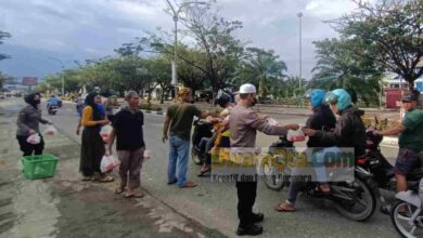 Photo of Polres Morowali dan PKJ Bagi-Bagi Takjil