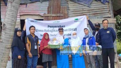 Photo of Peduli Sesama, PWI Sulteng Berbagi Bingkisan ke Kaum Dhuafa