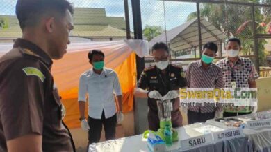 Photo of Kejari Poso Kembalikan Barang Rampasan Negara dan Musnahkan Babuk Perkara