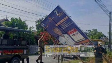 Photo of Alat Peraga Kampanye Diturunkan Bawaslu Poso