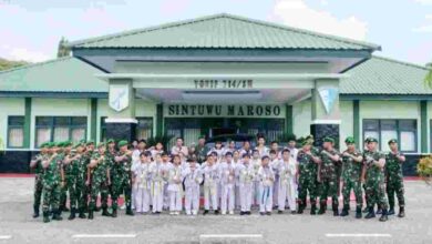 Photo of Danyon 714 Poso Berikan Penghargaan Prestasi Atlet Dojang S.O.F -714/TC