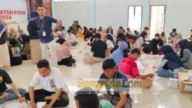 Photo of KPU Poso Lakukan Pelipatan Surat Suara, Ratusan Warga Dilibatkan