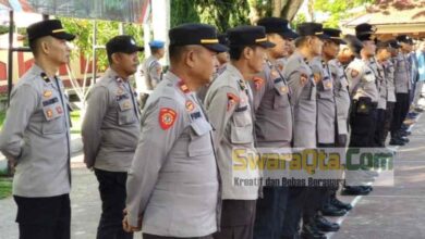 Photo of Anggota Polres Poso Dilarang Pose Foto Tunjukan Jari