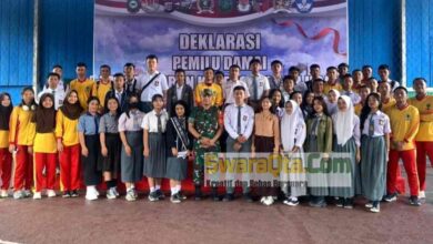 Photo of Dandim Gandeng Pelajar SMA di Poso Deklarasikan Pemilu 2024 Tolak Hoax dan Ujaran Kebencian