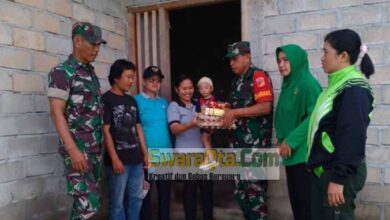 Photo of Wujud Kepedulian, Koramil Pamona Selatan Salurkan Bantuan Bagi Anak Penderita Stunting