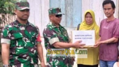 Photo of Peduli Warga Kurang Mampu, Koramil 1307-07 Ampana Tete Berbagi Sembako