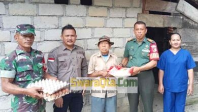 Photo of Bantu Warga Kurang Mampu, Danramil Pamona Selatan Salurkan Sembako