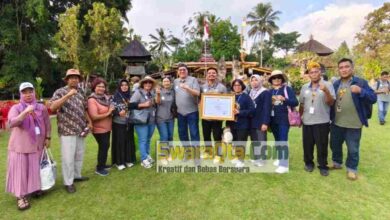 Photo of Di Bali, Sintuwulemba Poso Terima Penghargaan Desa Berprestasi Tingkat Nasional