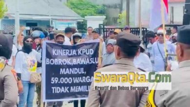 Photo of Ratusan Warga Berunjuk Rasa Akibat Ribuan Pemilih di Poso Tidak Bisa Mencoblos Pilkada