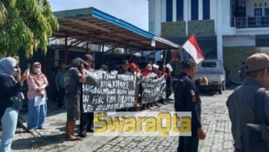 Photo of Prihatin Banyak Masalah di Desa, Masyarakat Tampemadoro Datangi DPRD